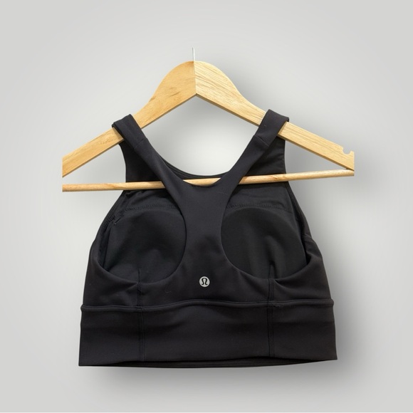 Lululemon Women’s Black Racerback Sports Bra! Size 6! - Picture 6 of 7